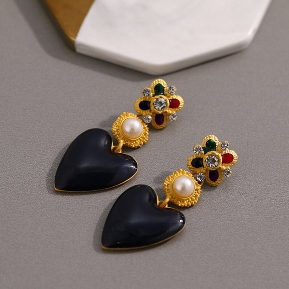 🌺 Baroque Dangle Gold Tone Heart Earrings - Picture 2 of 5